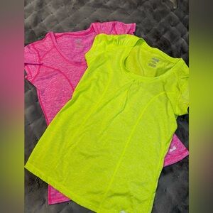 Avía athletic shirts